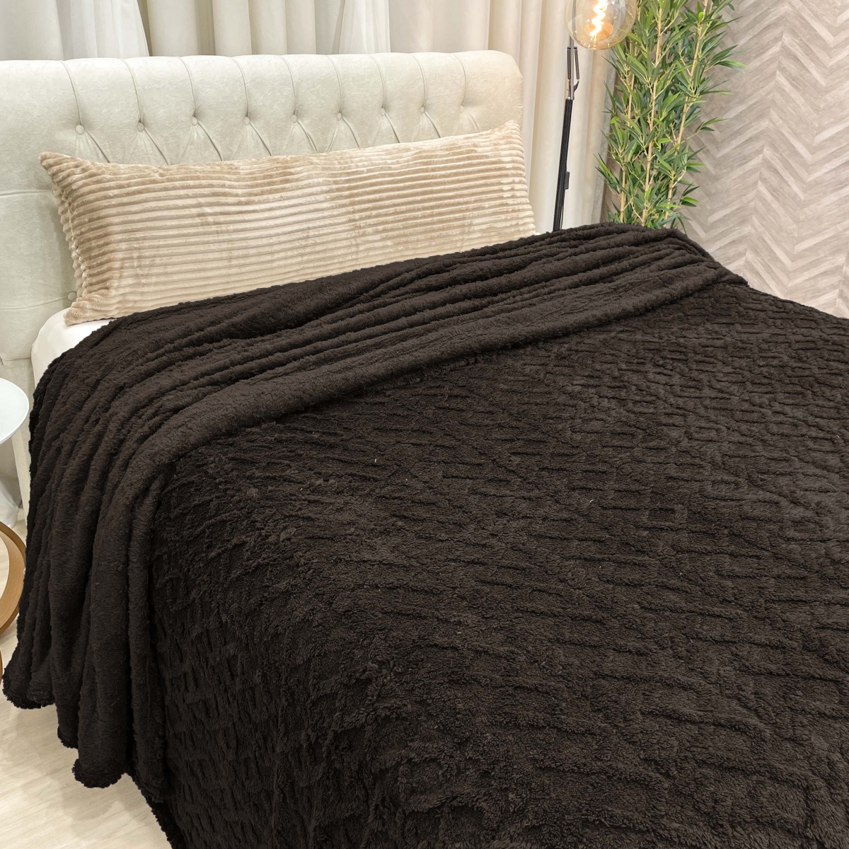 Manta Queen 240 Gramas 2,20m x 2,40m Jacquard C/ Sherpa em Alto Relevo Velvet - Café
